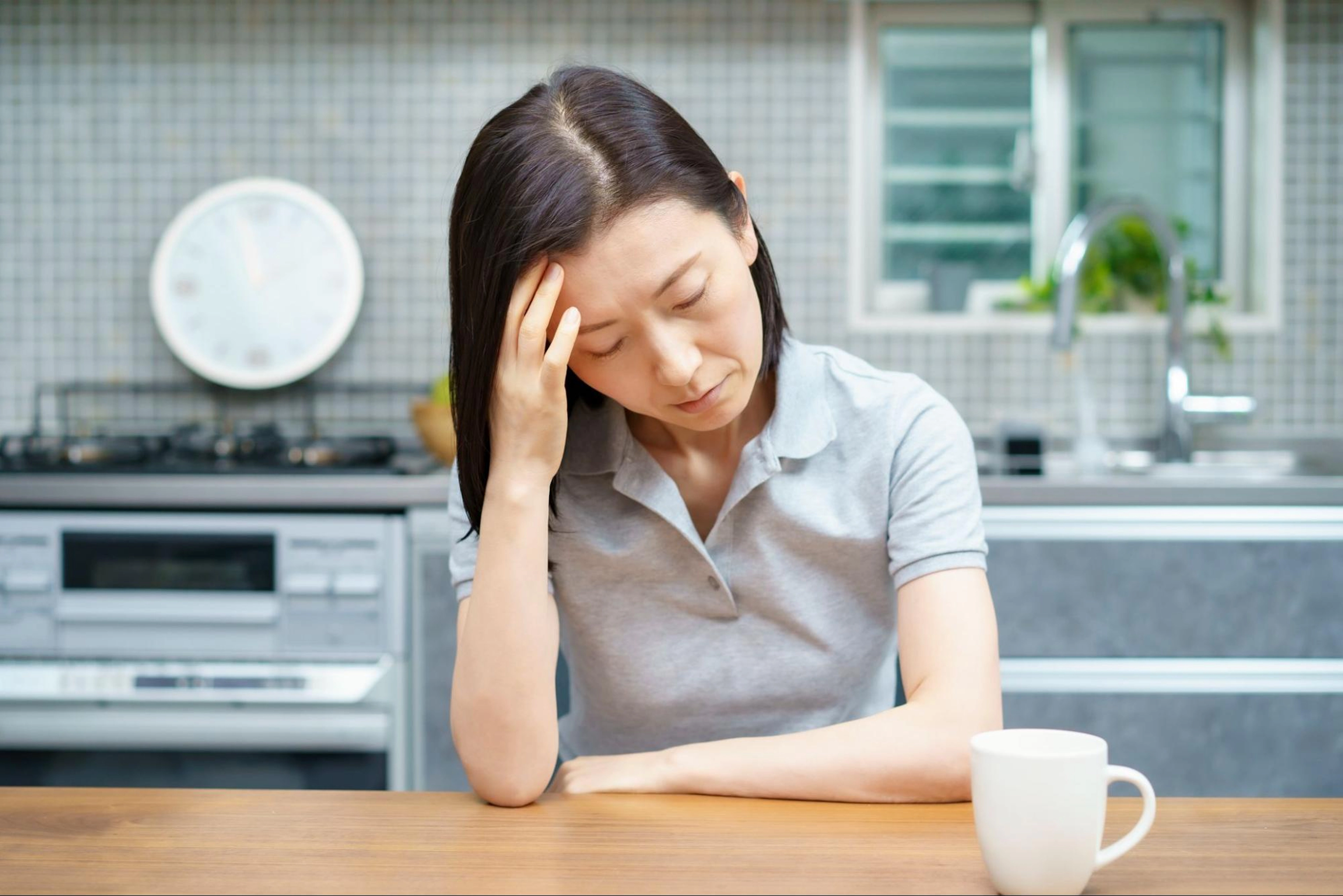 更年期の頭痛がつらい!頭痛が起きる原因や対処法を徹底解説